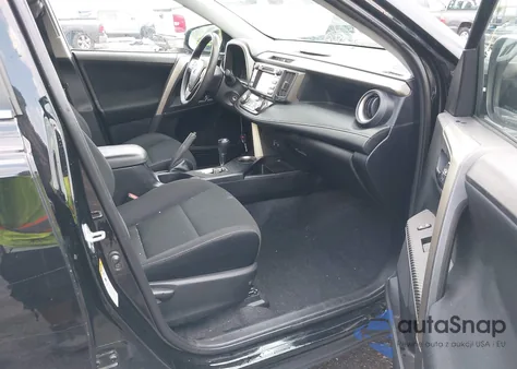 2015 Toyota Rav4 Xle z USA, uszkodzony, nr VIN 2T3WFREV5FW189816